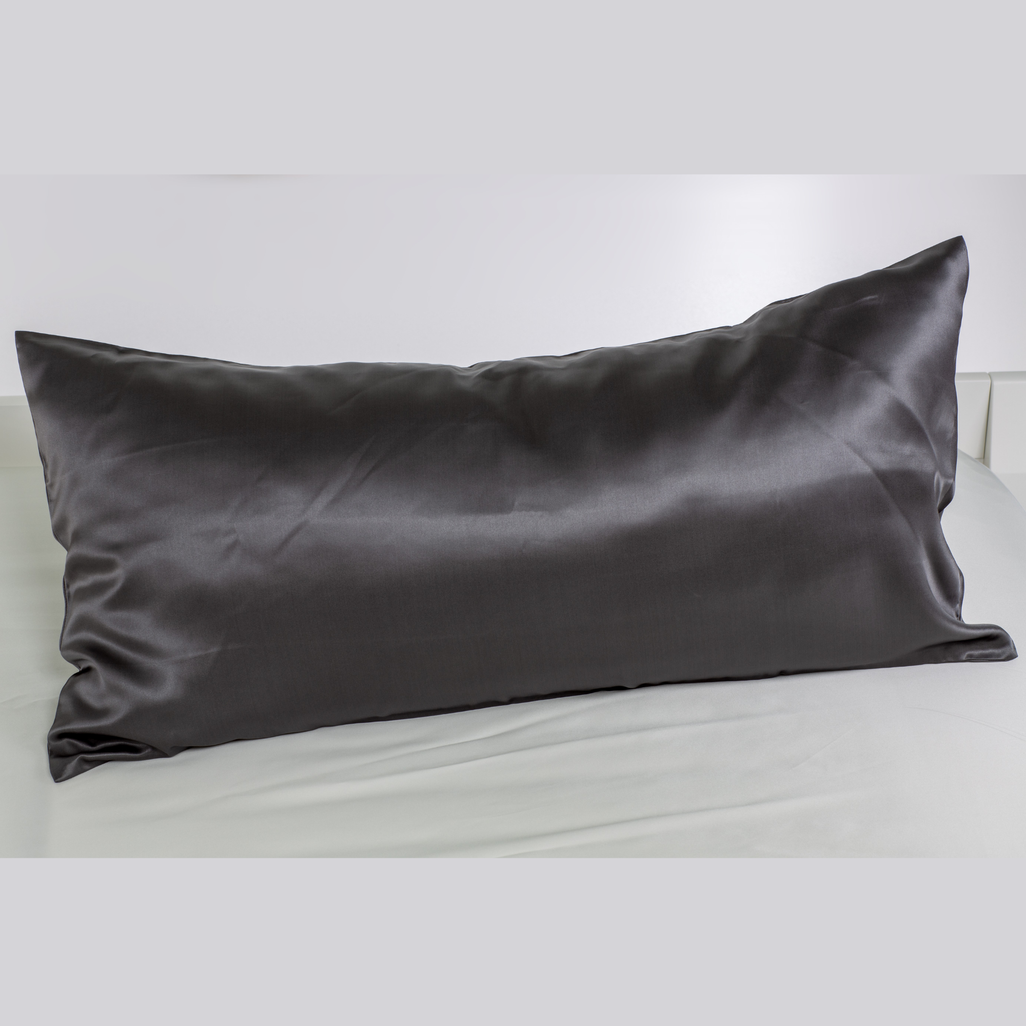 Anthrazit Seidenkissenbezug – 100% Maulbeerseide mit Satinglanz
