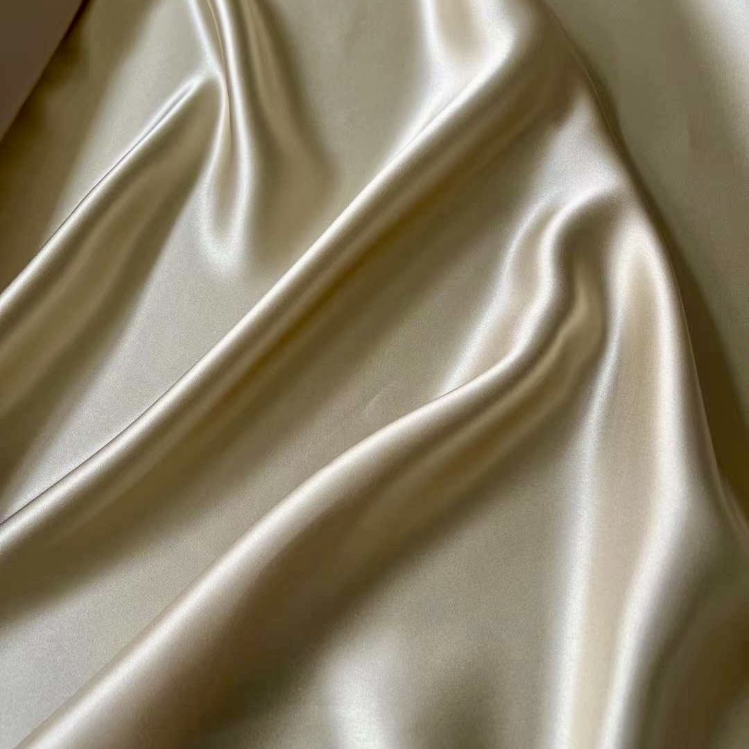 Premium Seidenkissenbezug – Maulbeerseide 19 Momme, taupe, 40x80 cm