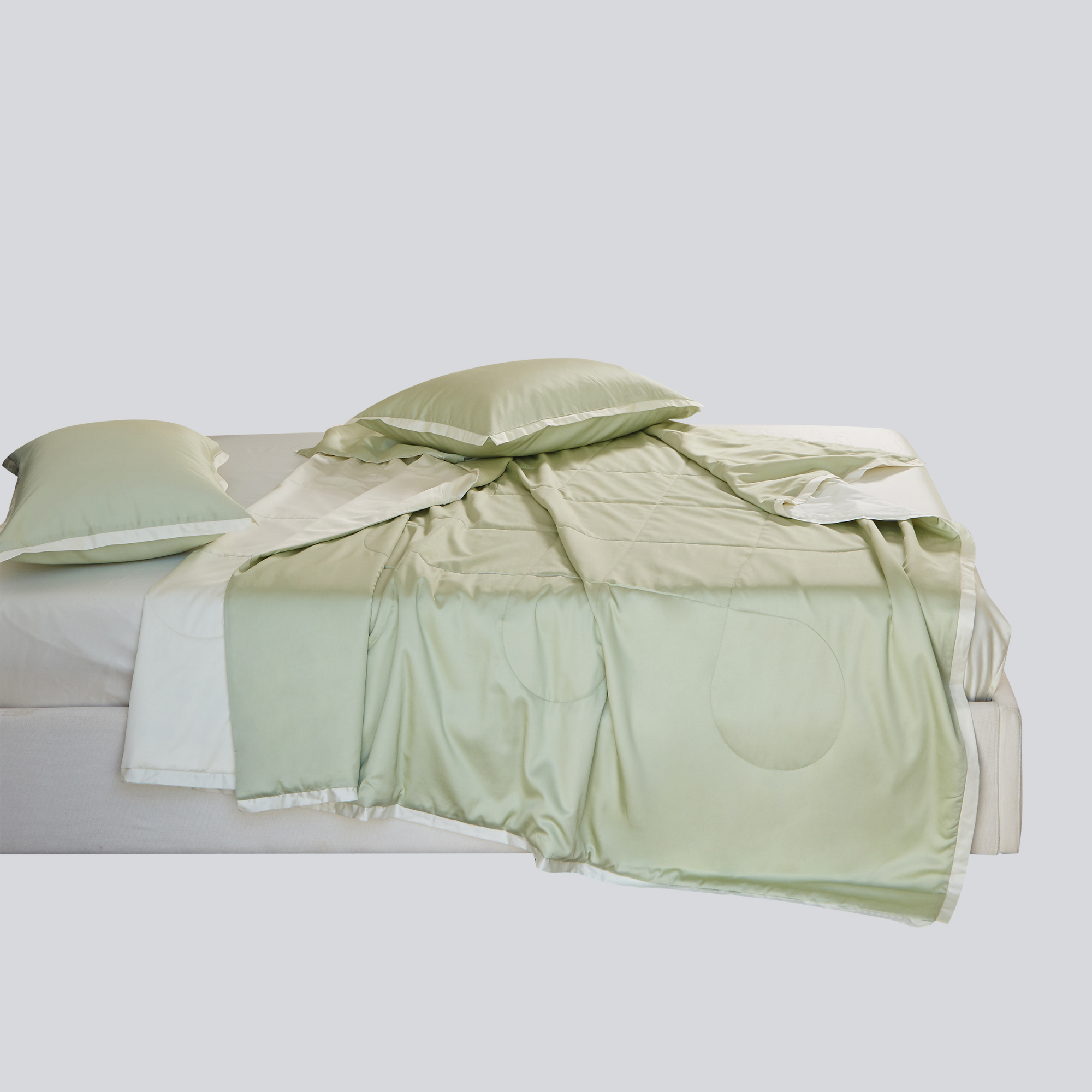 Sanft schimmernde Wohndecke in Green ivory – Lyocell-Seiden-Kombination für ganzjähriges Wohlgefühl