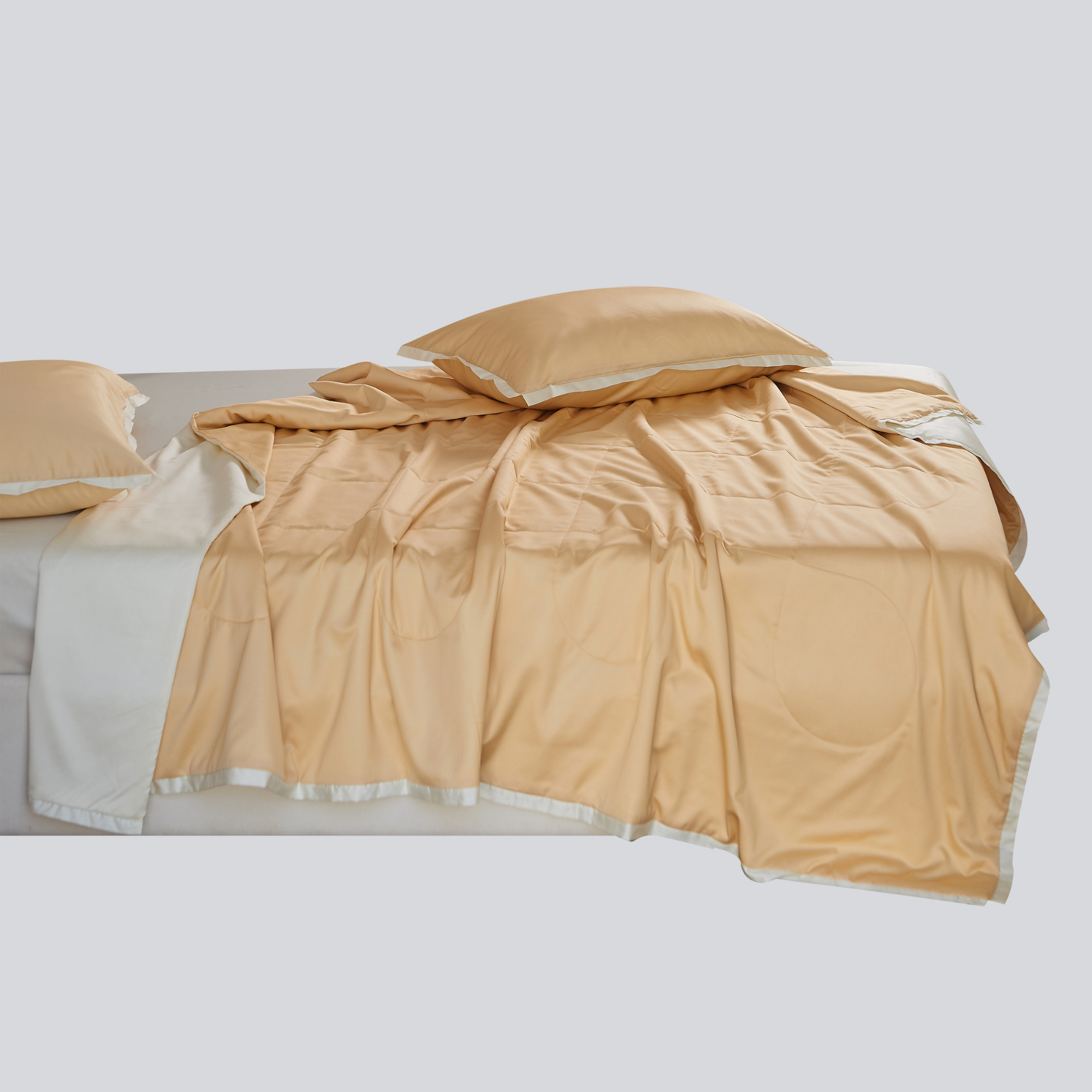 Kuschelweiche Wohndecke in Orche ivory – Lyocell-Stoff mit Seidenfüllung für ganzjährigen Komfort