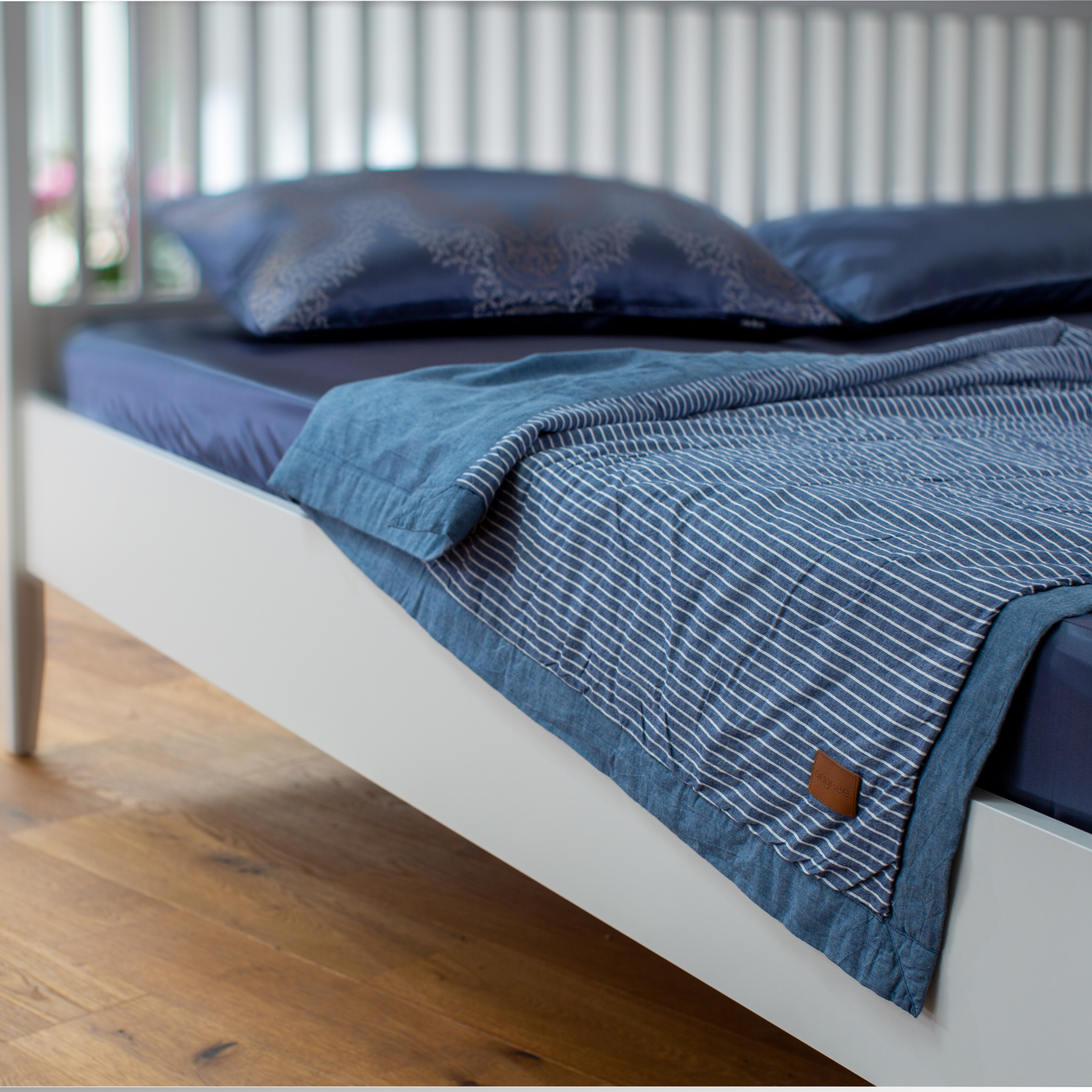 Kuscheldecke aus Seide – Seidenwohndecke aus Tussahseide 150x200 cm, verschiedene Farben - RoyalMail