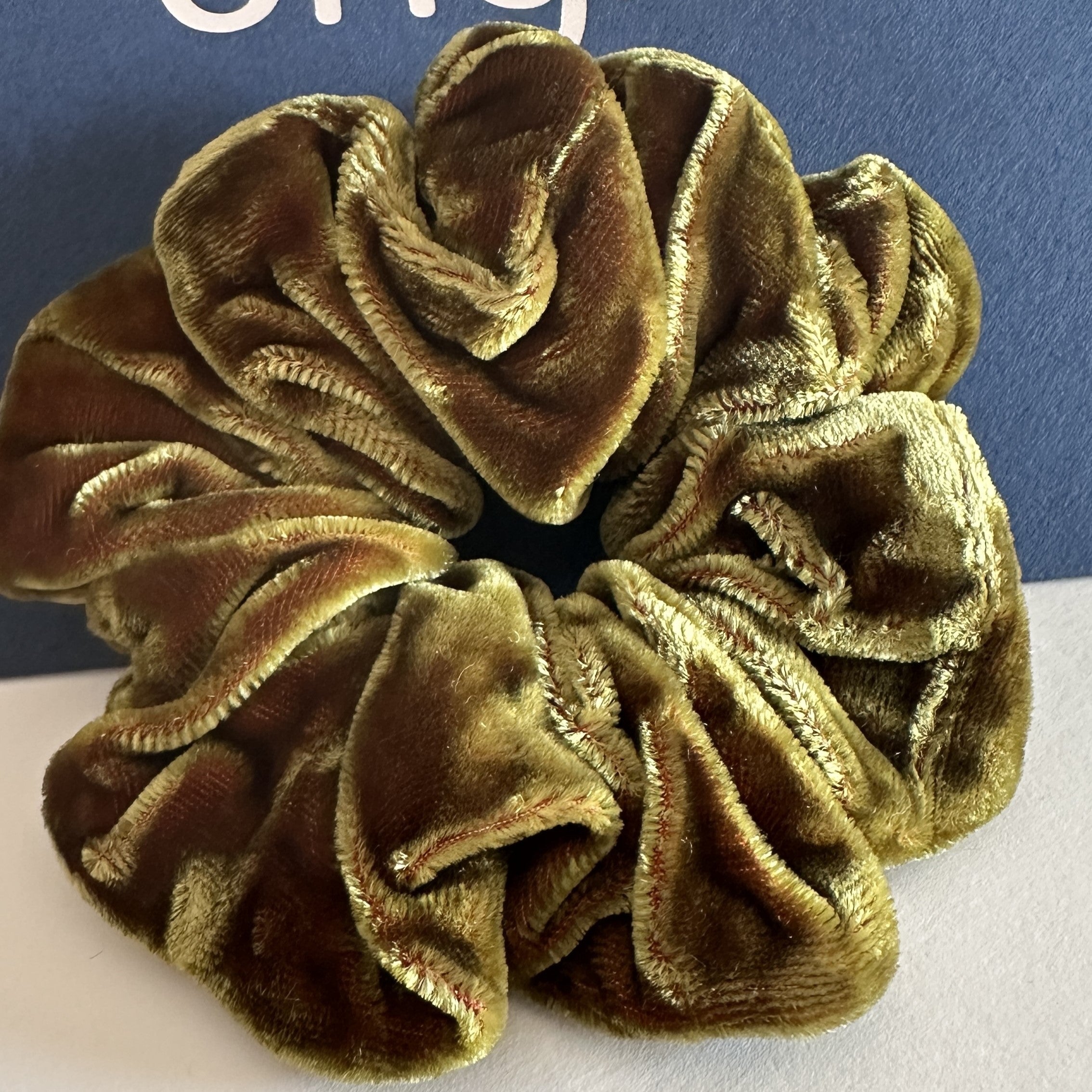 Neu! Seidensamt Scrunchie, Haarband, Haargummi aus Seide - RoyalMail