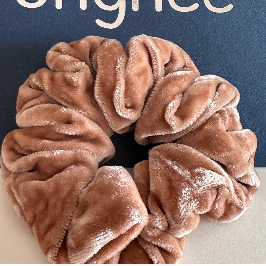 Neu! Seidensamt Scrunchie, Haarband, Haargummi aus Seide - RoyalMail