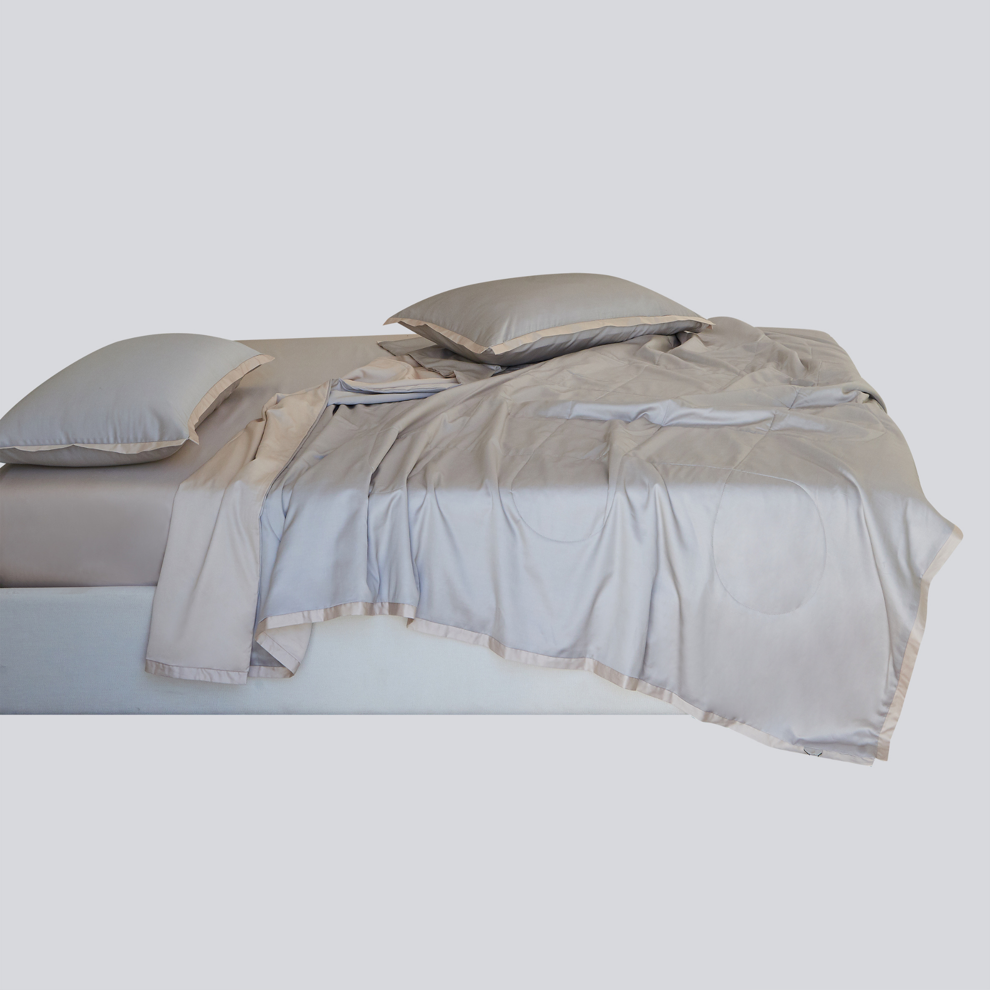 Grau beige Wohndecke aus Seide - Lyocell-Bezug mit 100% Maulbeerseide, hypoallergen und klimaregulierend